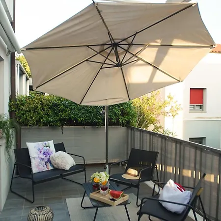 Elly Apartment *